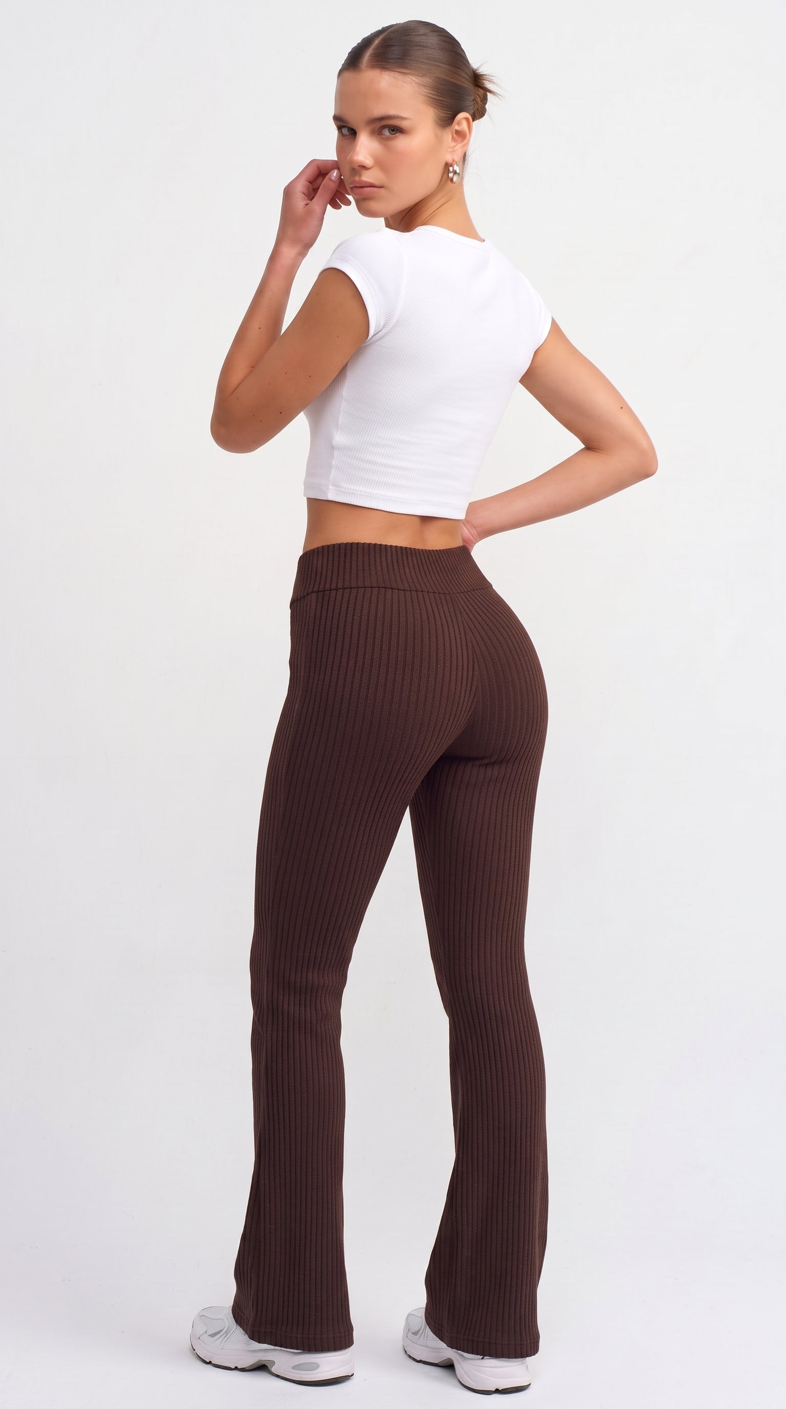 Brown ribbed knit flared trousers